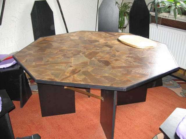 Designer Esstisch passend dazu Designerstühle